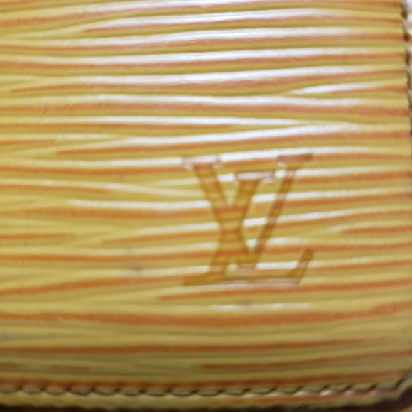 LV LOUIS Vuitton LA KOBE Edition Yellow Purple Epi Leather compact Wallet - Picture 2 of 13